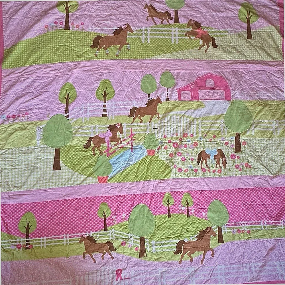 Circo Pretty Horses Pink Farm Barn Quilt Comforter Polka Dot 89X86 Twin-Full