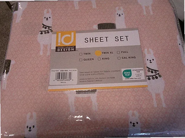 New Twin XL Size Sheet Set ** Llamas on pale pink ** 867